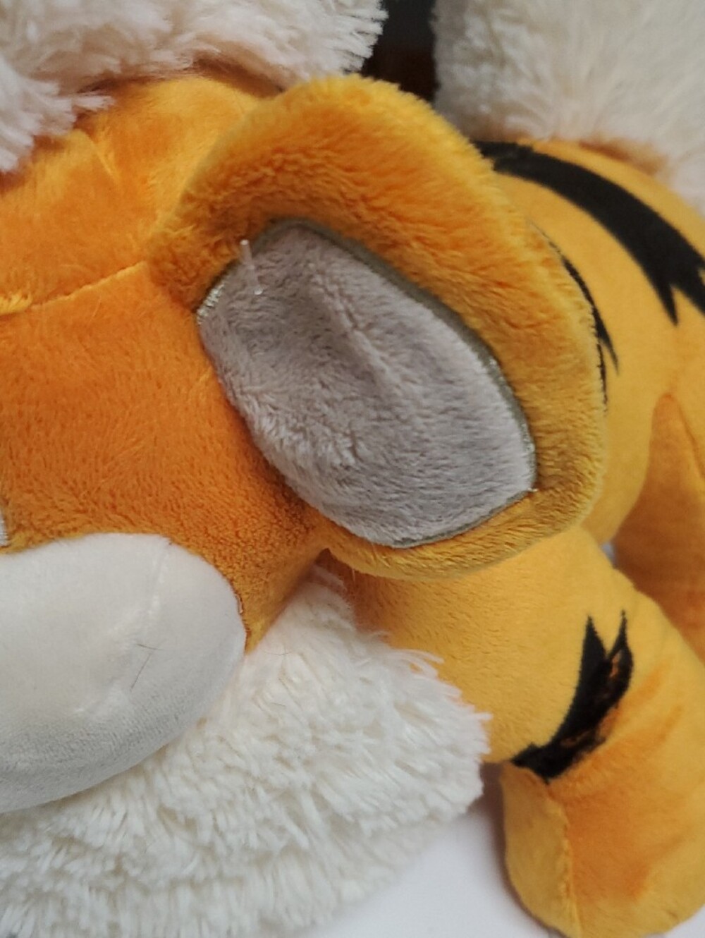 Pokemon Plush Growlithe in Orange and Cream - Picture 6 of 10